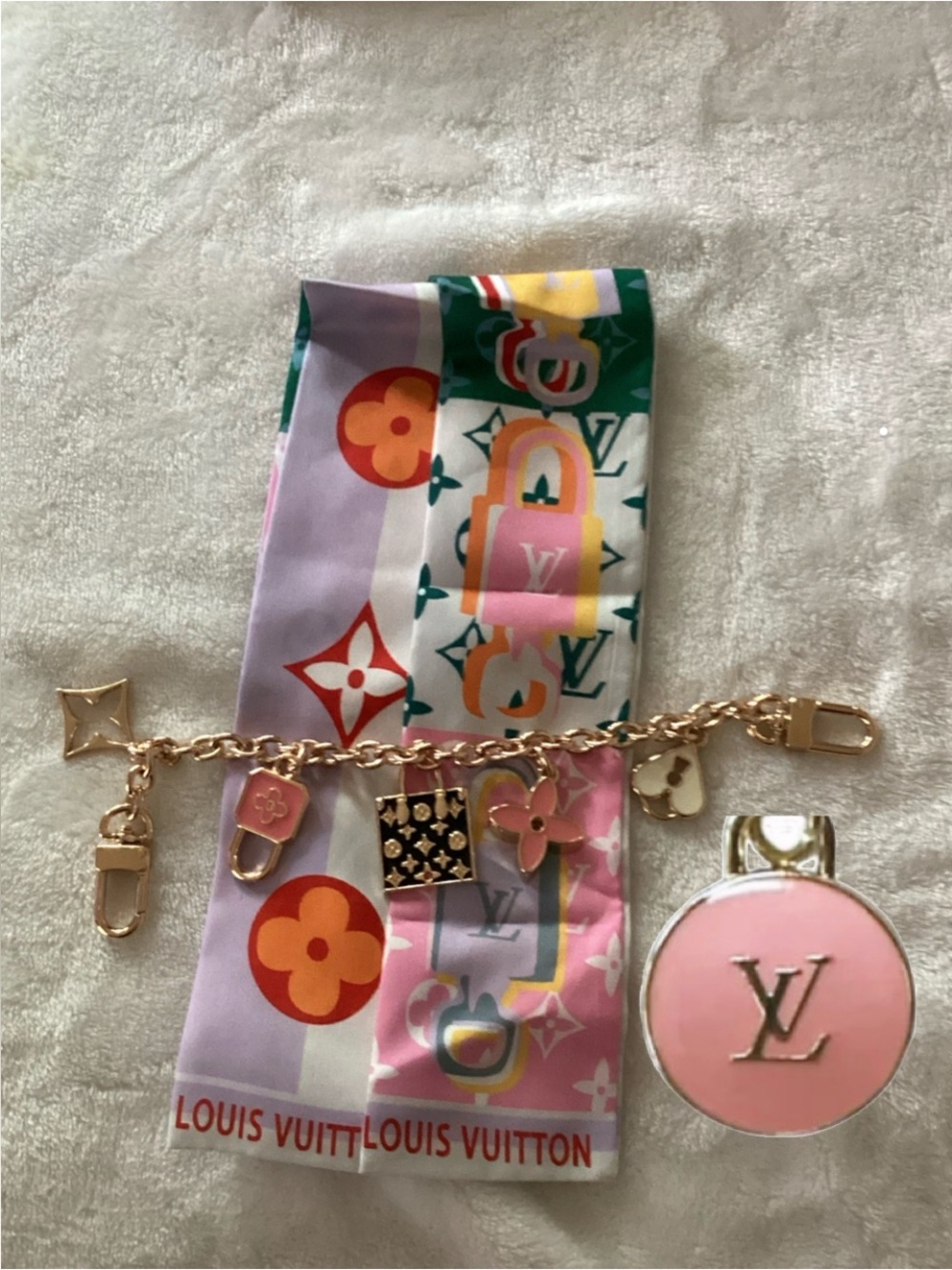 LV Charm and reversible Twilly with extra charm bag chain. - Picture 2 of 2